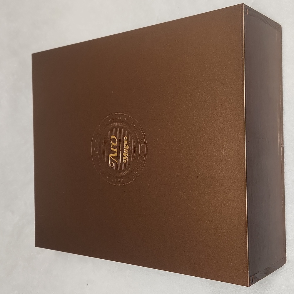 Around Muga Wine Box w/Hold up mount